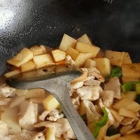自制土豆烧肉片