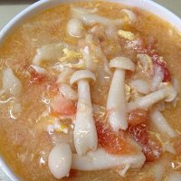 西红柿白玉菇面疙瘩汤