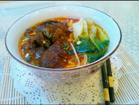 家常红烧牛肉面`
