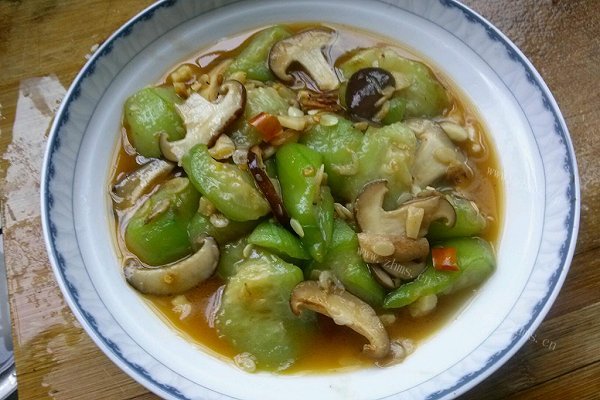 家常鲜香丝瓜小蘑菇
