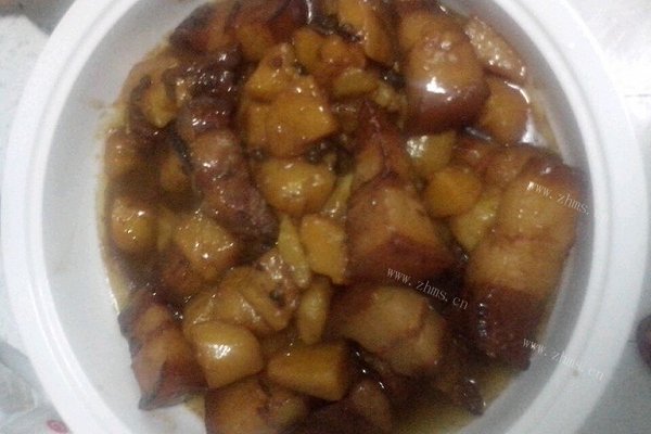 土豆红烧肉