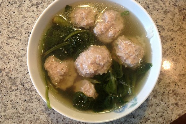 小白菜汆丸子
