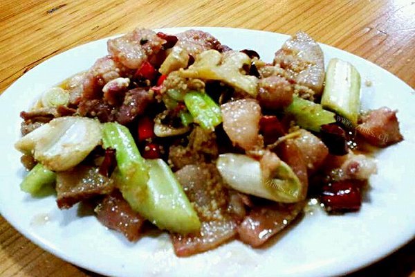 大葱炒腊肉