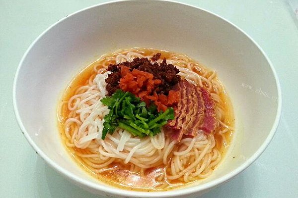 牛肉酱香米线