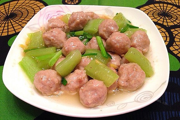 美味黄瓜烩肉丸