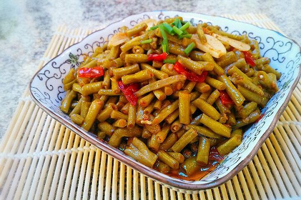 辣炒酸豆角（与粥搭配、味美）