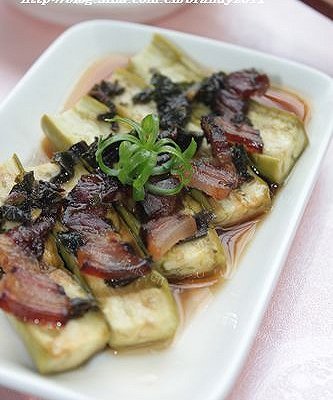 腊肉紫苏蒸青茄子