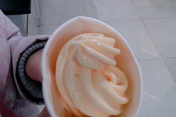 自制水蜜桃冰淇淋