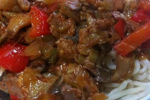 新疆过油肉拌面