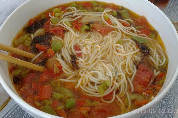 西红柿酸汤面
