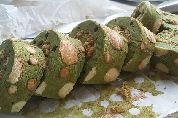 波点抹茶肉松卷蛋糕