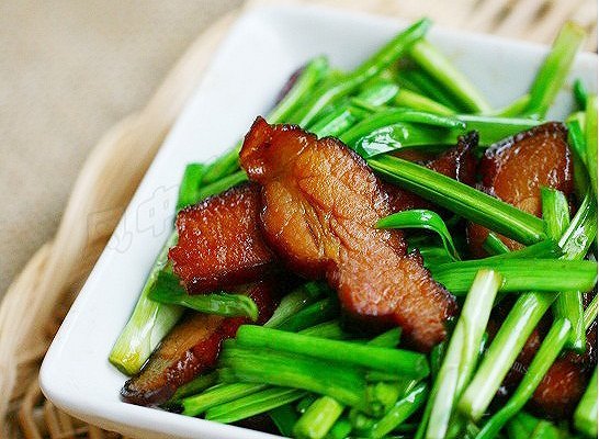蒜苗炒腊肉