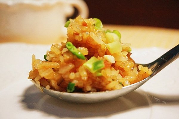 广式腊味煲仔饭