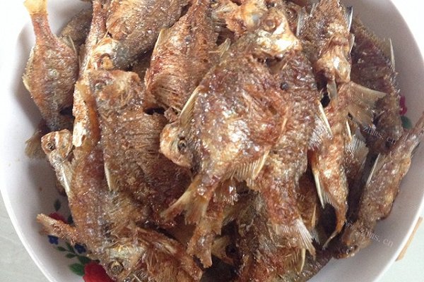 油炸小鱼