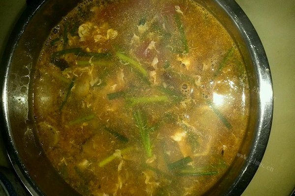 番茄香菇韭菜鸡蛋汤