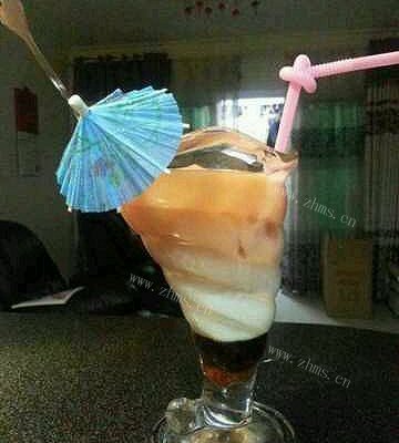 三色奶茶