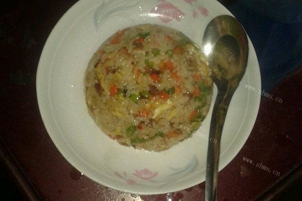 鸡蛋蔬菜炒饭