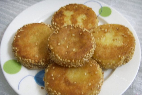 自己做的芝麻红薯饼