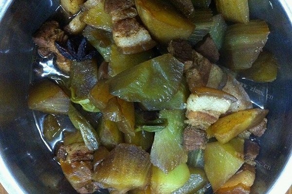 家常莴笋烧肉