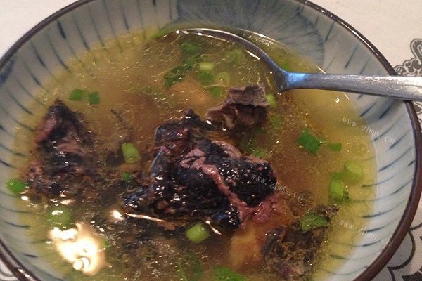 乌鸡棒骨滋补汤