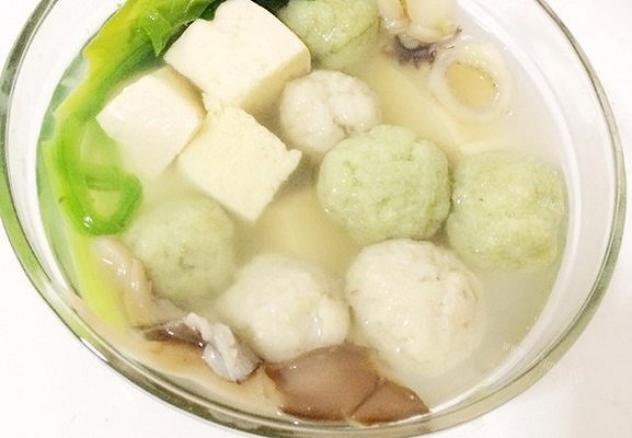 双色鱼丸汤