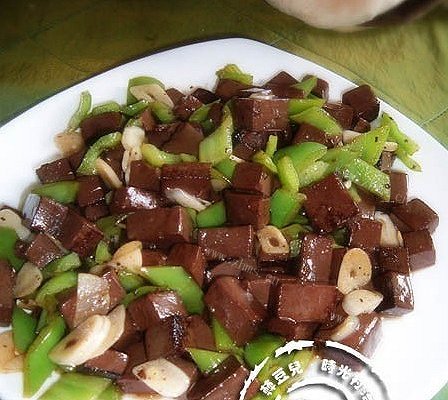 尖椒鸭血