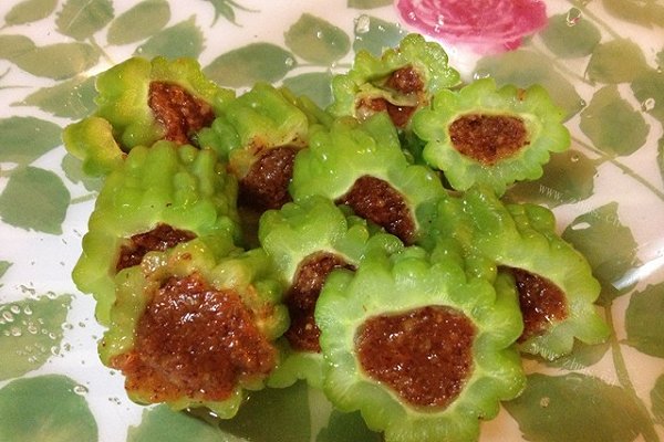 红果酿苦瓜