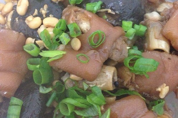 家常香菇黄豆焖猪蹄