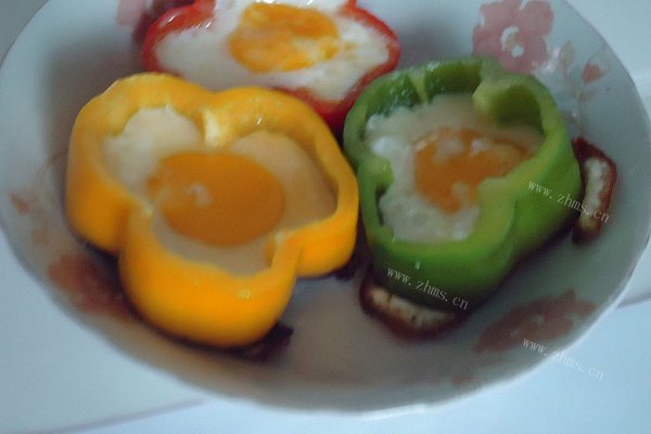 彩椒圈太阳花煎蛋