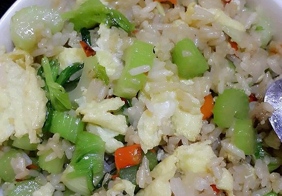 家常西芹，辣椒，鸡蛋炒饭