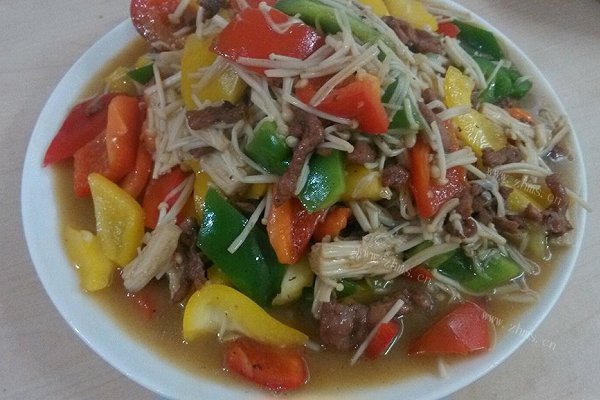 金针菇彩椒炒肉丝