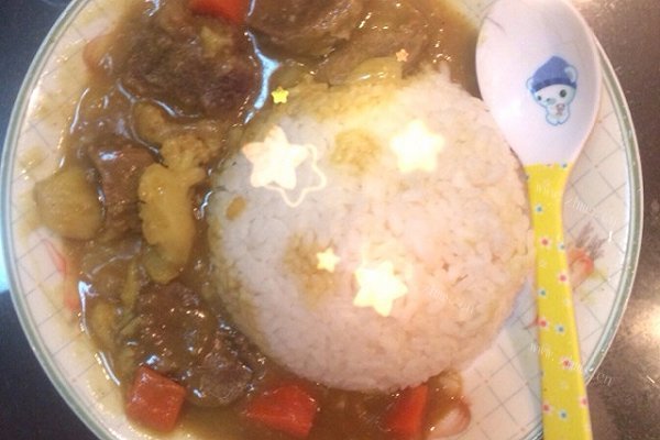 美味咖喱牛腩饭