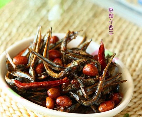 家常香辣小鱼干