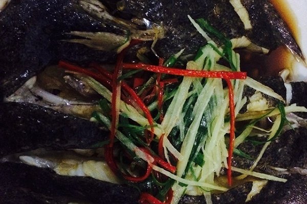 家庭版清蒸多宝鱼
