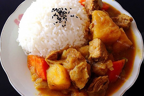 咖喱牛腩饭（软烂入味，老少皆宜）