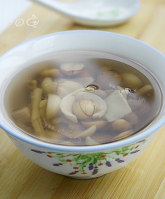 莲子百合糖水