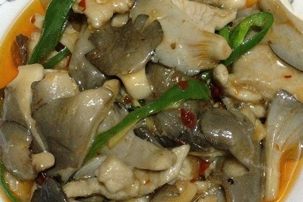 平菇炒肉片