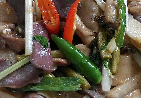 酸萝卜鸡杂
