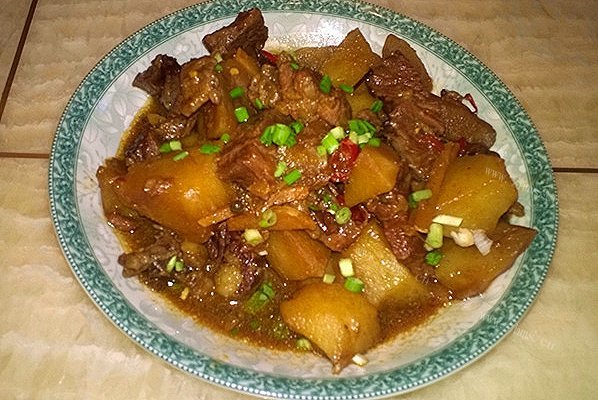 家常土豆炖牛腩