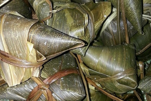 自制花生、绿豆咸肉粽