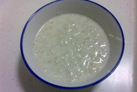牛奶燕麦粥