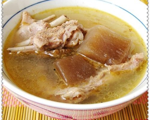 酸萝卜鸭汤