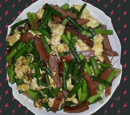 香肠蛋炒蒜苔