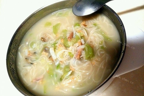 蛤蜊干贝虾仁丝瓜汤面宝宝餐