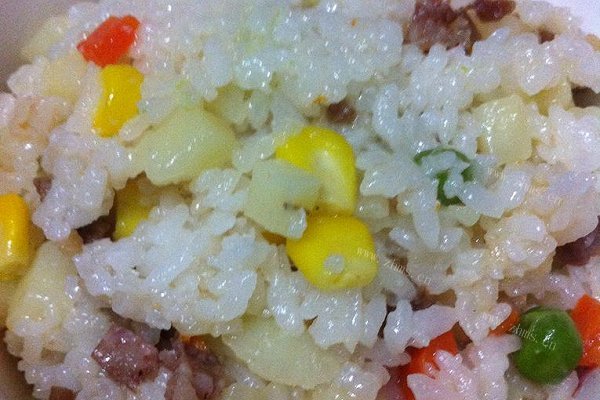 正宗俞式腊味土豆饭