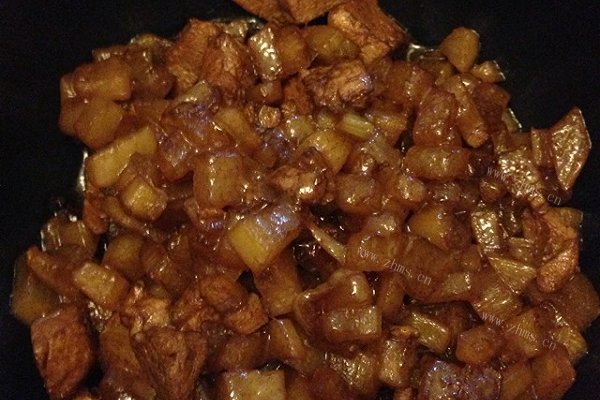 家常红烧猪肉白萝卜