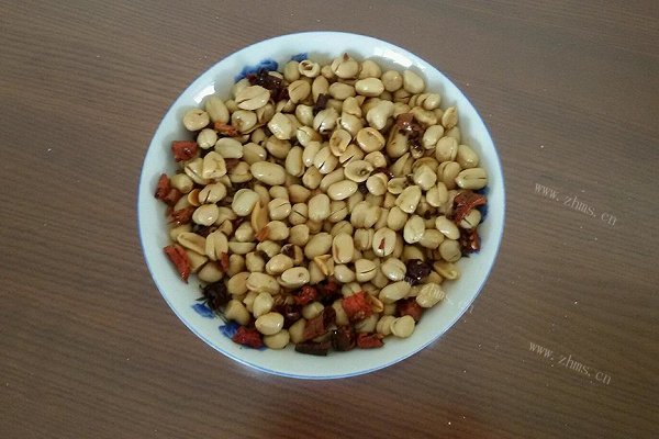 麻辣花生米