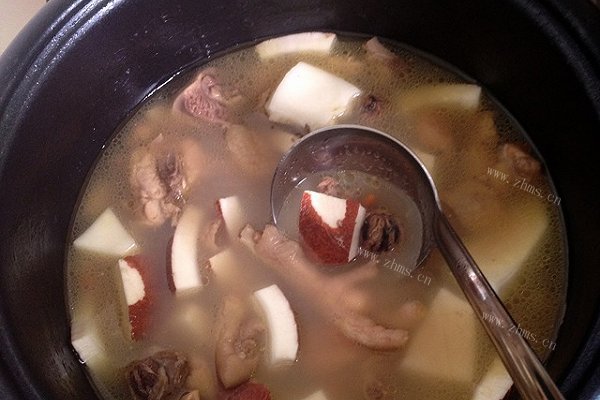 椰肉栗子鸡汤