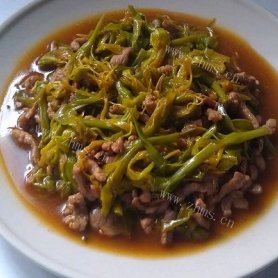 黄花菜炒肉丝