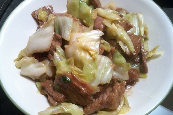 自制包菜炒牛肉片